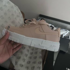 NIB NIKE AIR FORCE 1 PIXEL WOMENS SIZE 7